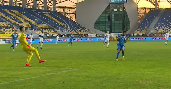 Gafă uriașă în Chindia - FC Botoșani! Doru Popadiuc a marcat după ce a fost nimerit de portar_12
