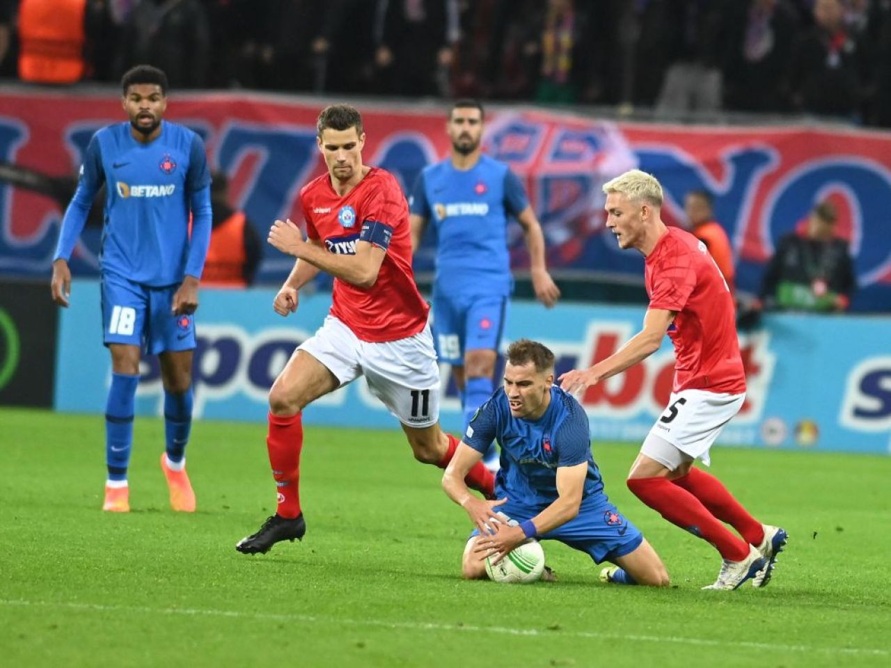 „Nu știe să stea în picioare! Plânge, se vaită!” Gabi Balint îl critică dur pe jucătorul despre care Gigi Becali a zis că „nu e schimbat niciodată” _6