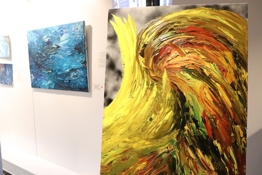 Kira Hagi și-a lansat o expoziție inedită de pictură. Ilie Dumitrescu a cumpărat un tablou de 1.000 de euro_16