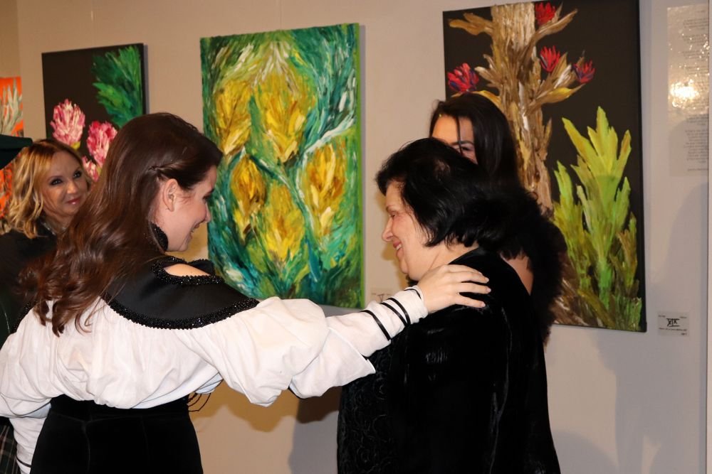 Kira Hagi și-a lansat o expoziție inedită de pictură. Ilie Dumitrescu a cumpărat un tablou de 1.000 de euro_41