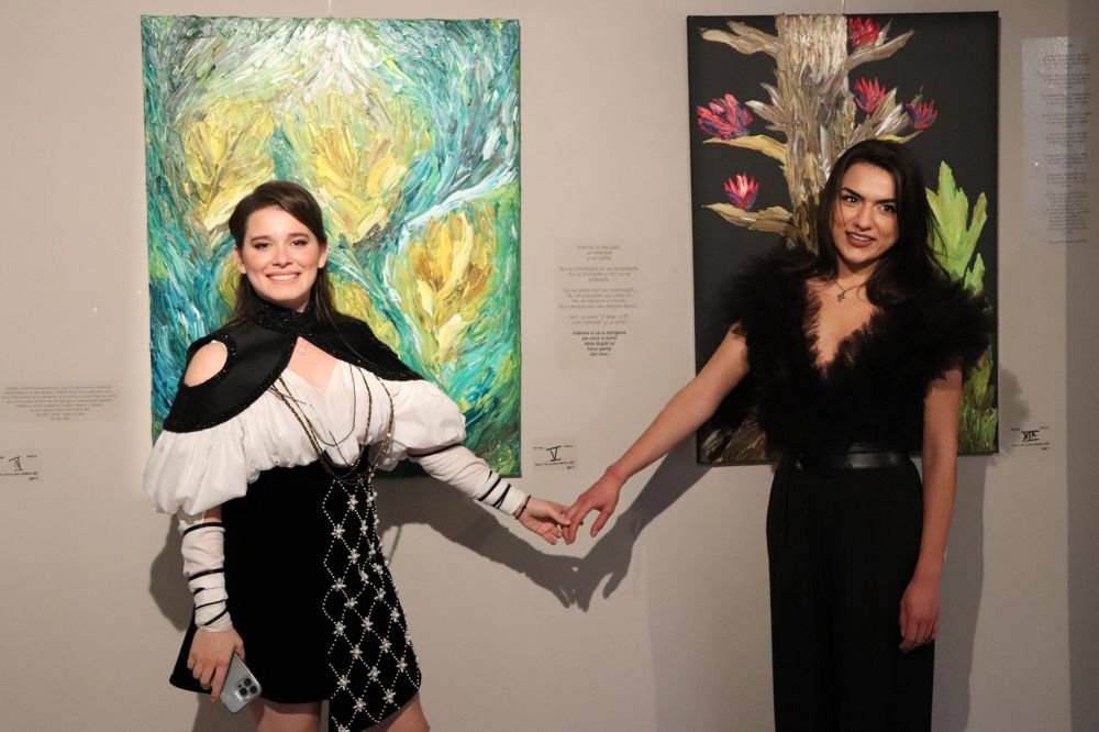 Kira Hagi și-a lansat o expoziție inedită de pictură. Ilie Dumitrescu a cumpărat un tablou de 1.000 de euro_46