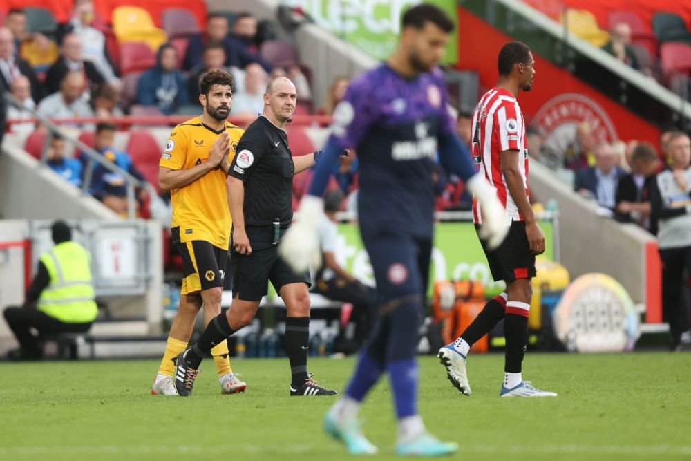 Diego ”Zidane” Costa! Brazilianul a fost eliminat după ce și-a lovit un adversar cu capul în Brentford - Wolves_4