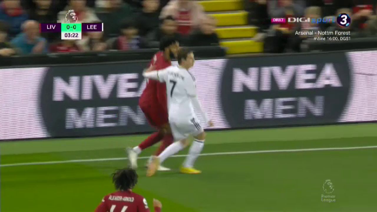 Ce a făcut Alisson aici? Eroare gravă în defensiva lui Liverpool în meciul cu Leeds de pe Anfield_9