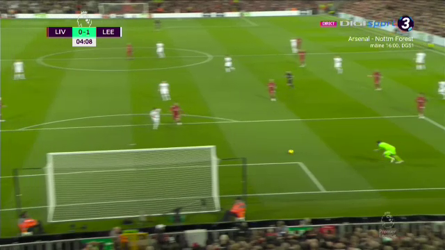 Ce a făcut Alisson aici? Eroare gravă în defensiva lui Liverpool în meciul cu Leeds de pe Anfield_27