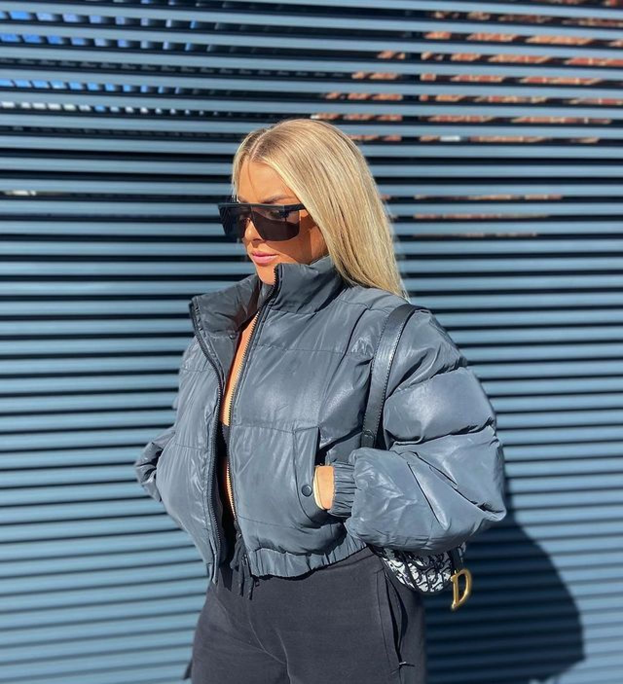 Fosta fotbalistă a revenit pe OnlyFans! Câștigă o avere cu ajutorul formelor sale _7