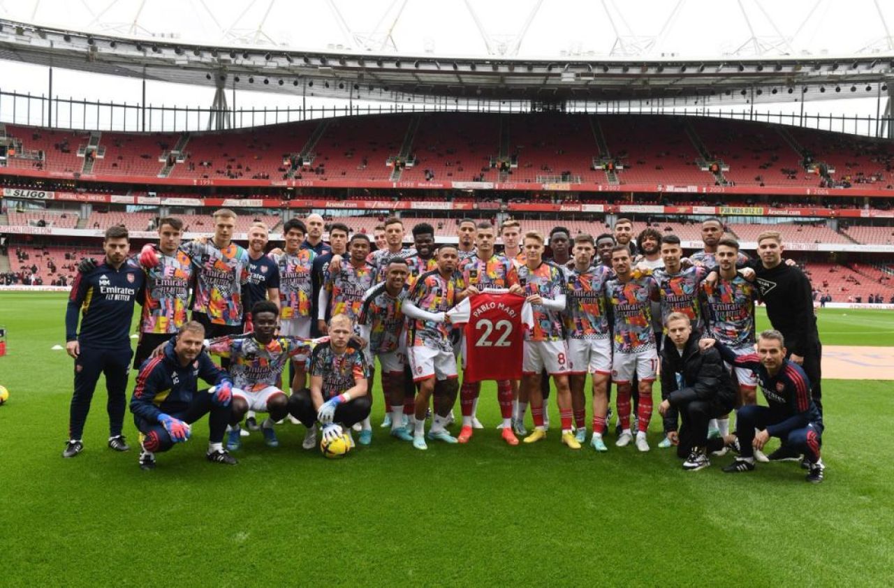 Jucătorii lui Arsenal au făcut un gest emoționant pentru jucătorul înjunghiat în Italia! O nouă victorie pentru „tunari” _1