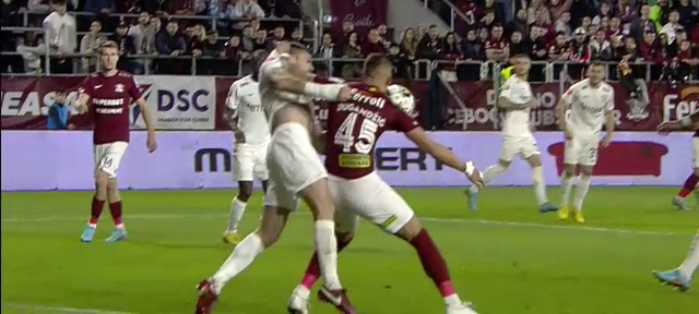 Fază controversată în Rapid - CFR Cluj: giuleștenii au primit penalty! Reacție dură a lui Mihai Stoica: „E grav!” _2