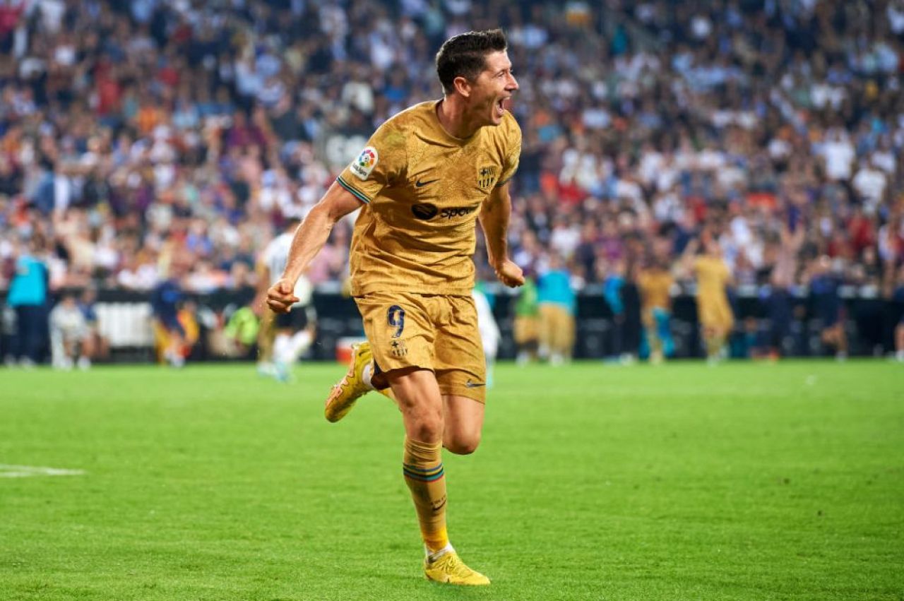 „Sunt fericit aici!” Robert Lewandowski a comentat eliminarea Barcelonei din Champions League: „Trebuie să fim mai inteligenți!” _12