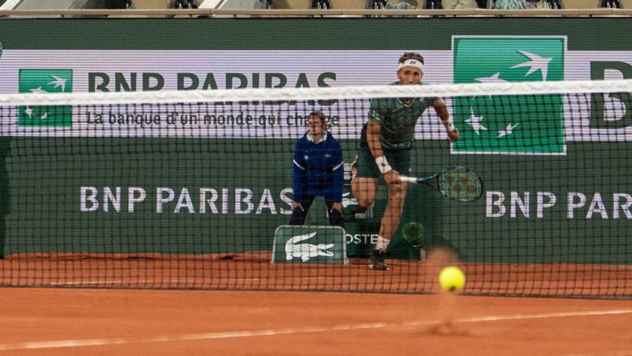 Noul elev al lui Mouratoglou a înjurat arbitrul în finala pierdută la Basel: cuvintele greu de reprodus ale puștiului de 19 ani_7