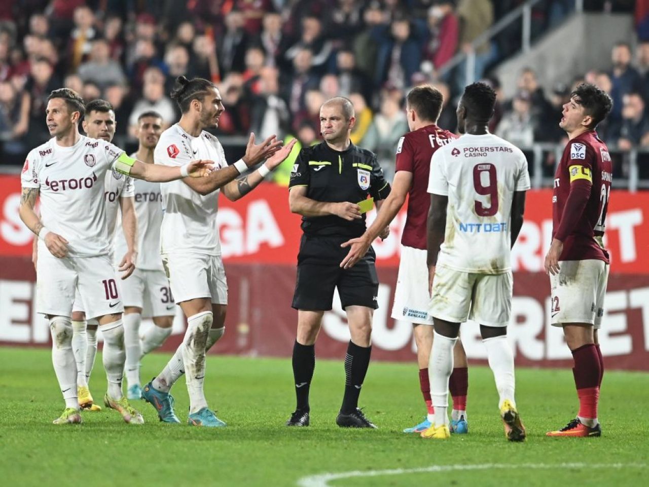 Cătălin Popa nu a ținut cont de indicațiile lui Ovidiu Hațegan la Rapid - CFR Cluj 2-1! Arbitrul a refuzat să revadă faza _1
