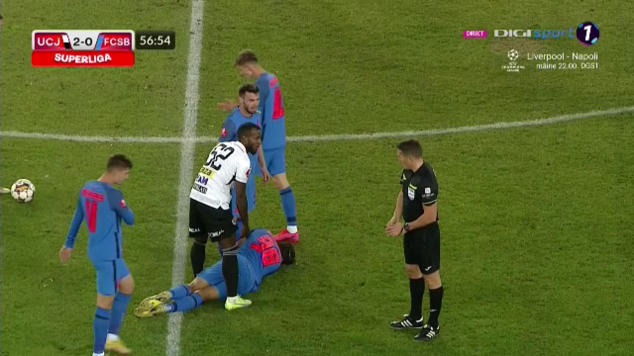 Andrea Compagno, făcut KO! Istvan Kovacs a scos imediat cartonașul roșu din buzunar_9