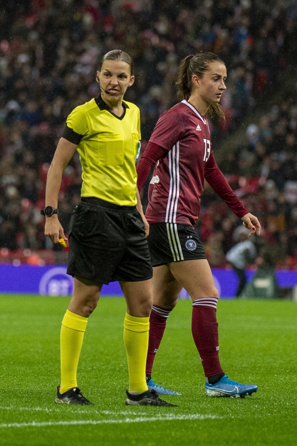 Real Madrid va fi arbitrată în premieră de o femeie! Aceasta va conduce partida cu Celtic din Champions League_2