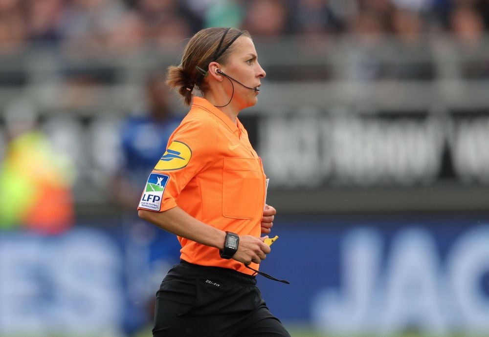 Real Madrid va fi arbitrată în premieră de o femeie! Aceasta va conduce partida cu Celtic din Champions League_7
