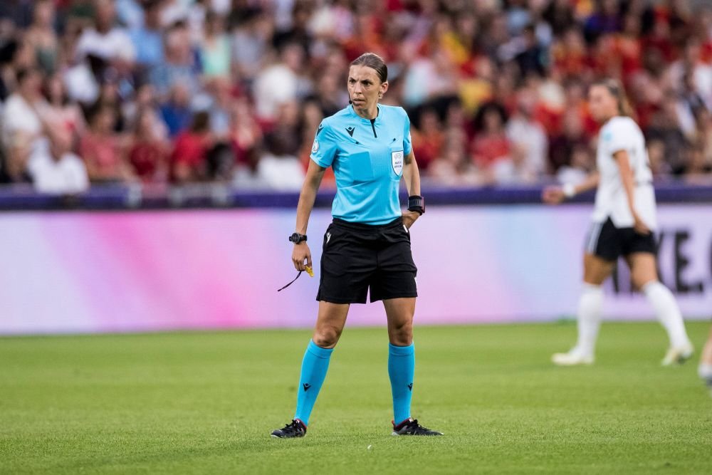 Real Madrid va fi arbitrată în premieră de o femeie! Aceasta va conduce partida cu Celtic din Champions League_9