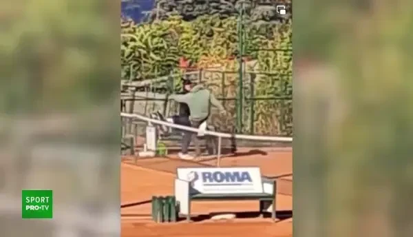 Absolut șocant: un tată, filmat &icirc;n timp ce &icirc;și snopește fiica &icirc;n bătaie pe terenul de tenis! Imagini cu puternic impact emoțional