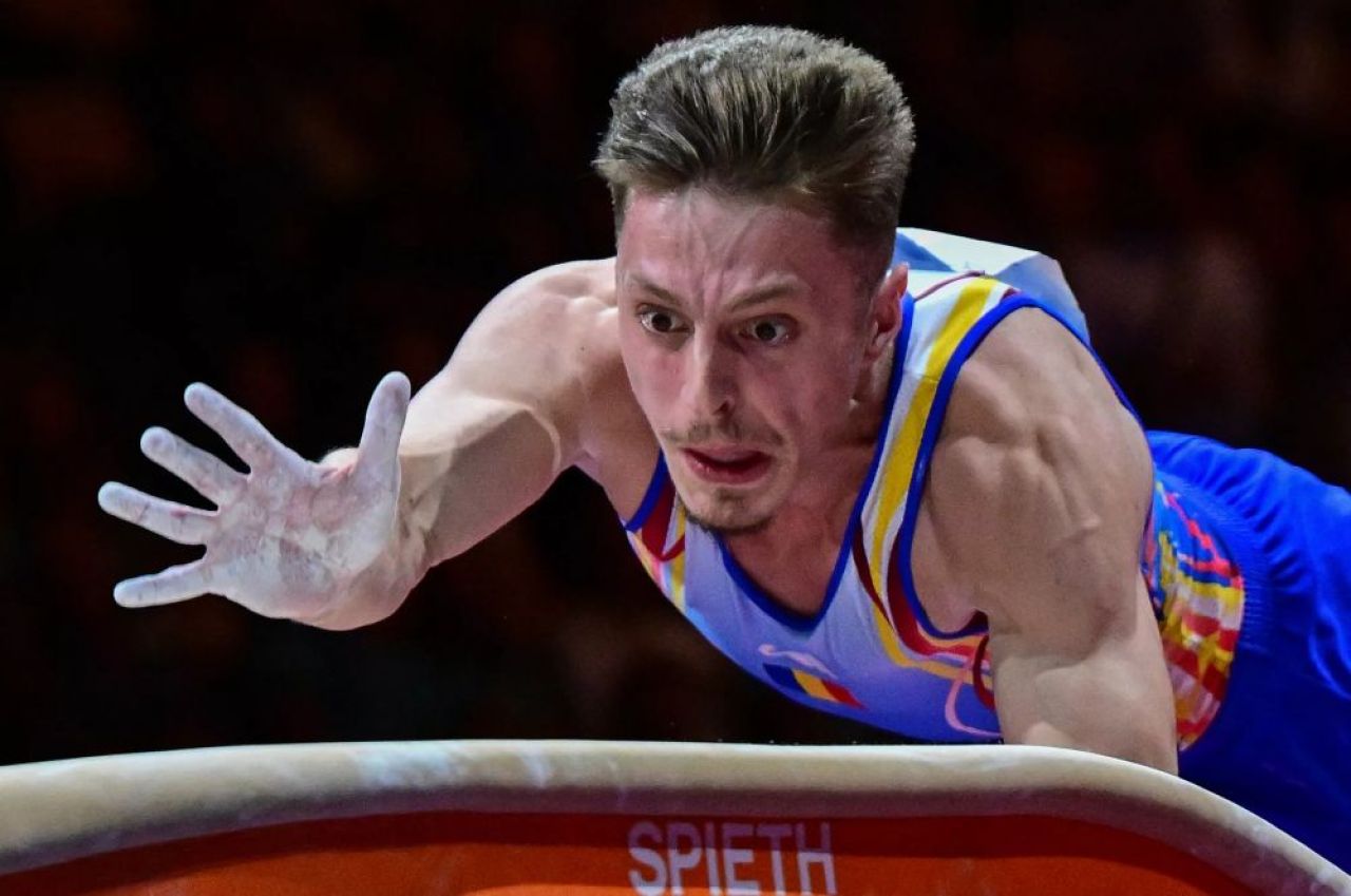 Gimnastul român Gabriel Burtănete s-a calificat în două finale la Campionatele Mondiale!_2