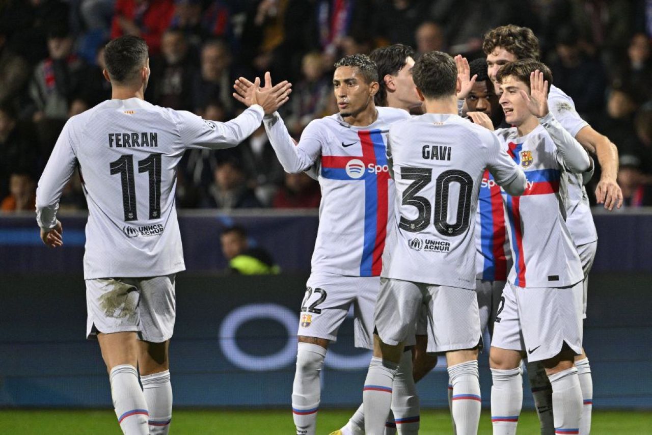 Prestație bună pentru Radu Petrescu la debutul în Champions League! Decizia inspirată luată de 'centralul' român în meciul Barcelonei _1