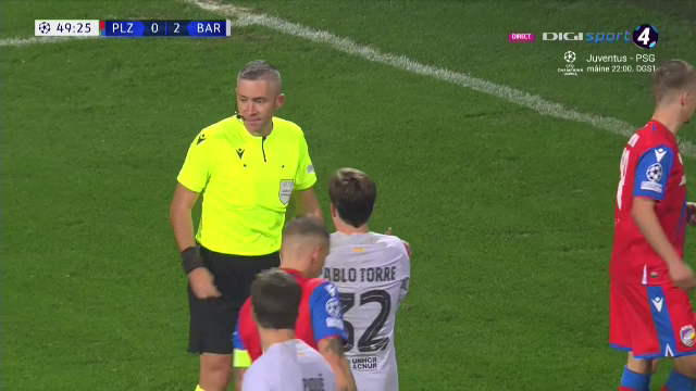 Prestație bună pentru Radu Petrescu la debutul în Champions League! Decizia inspirată luată de 'centralul' român în meciul Barcelonei _3