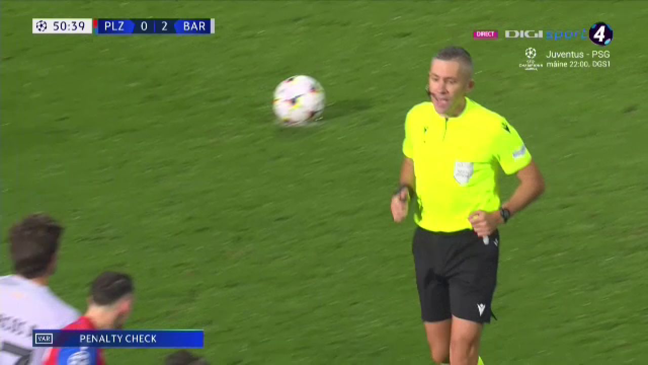 Prestație bună pentru Radu Petrescu la debutul în Champions League! Decizia inspirată luată de 'centralul' român în meciul Barcelonei _12