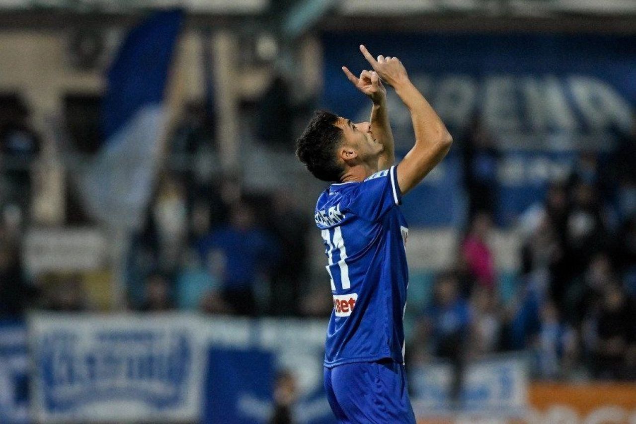 Giannina, bat-o vina! Ce salariu are atacantul român dat afară de ultrași de la FC U Craiova care dă gol după gol în Grecia_2