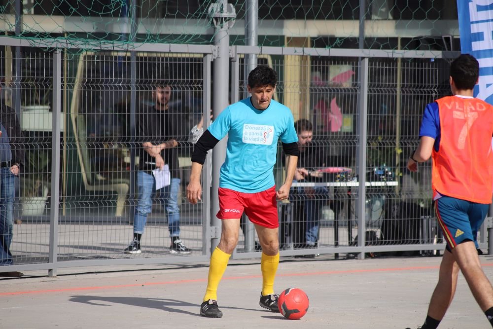 Fotbal ca-n curtea mall-ului! Belodedici, Gardoș, Coman și Varga au făcut spectacol pe ciment, la Obor_18