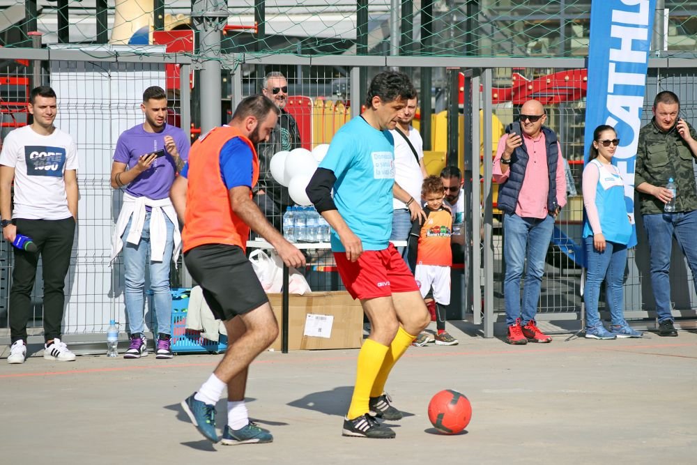 Fotbal ca-n curtea mall-ului! Belodedici, Gardoș, Coman și Varga au făcut spectacol pe ciment, la Obor_26