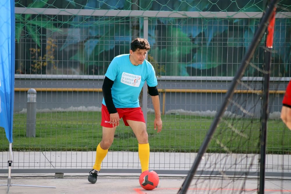 Fotbal ca-n curtea mall-ului! Belodedici, Gardoș, Coman și Varga au făcut spectacol pe ciment, la Obor_34