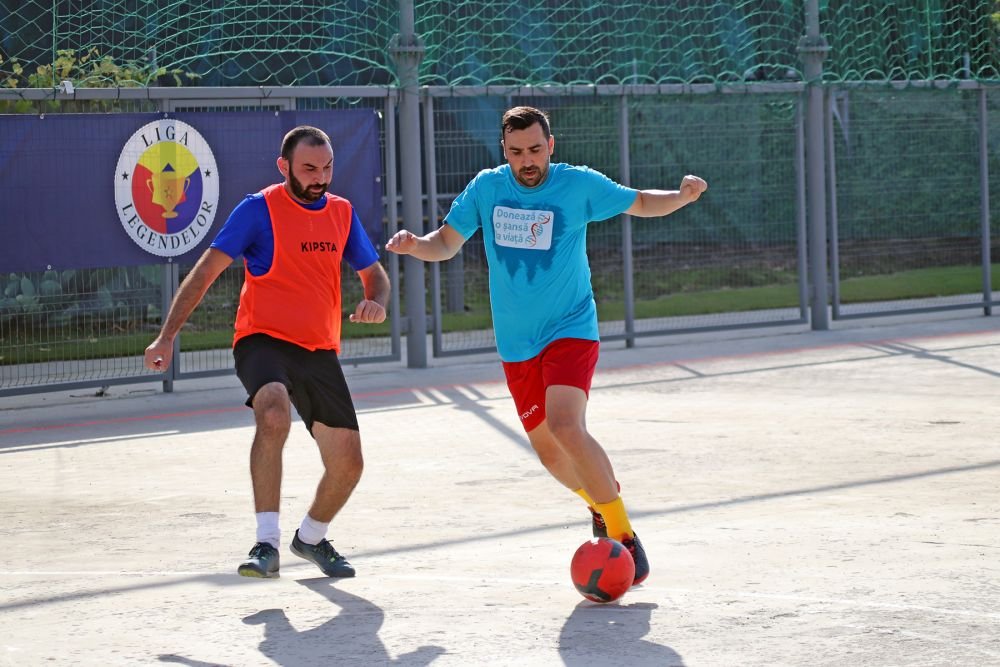 Fotbal ca-n curtea mall-ului! Belodedici, Gardoș, Coman și Varga au făcut spectacol pe ciment, la Obor_37