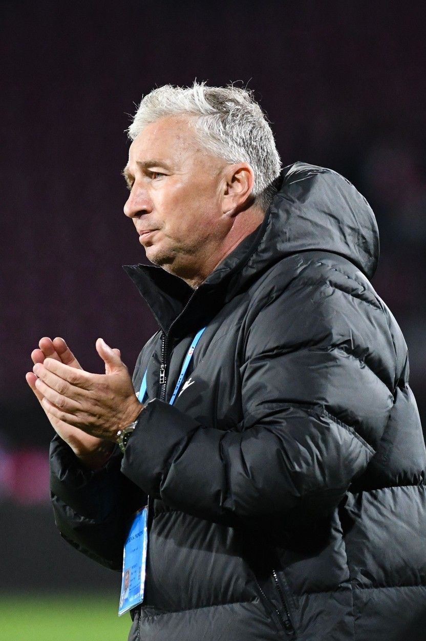 Dan Petrescu i-a 