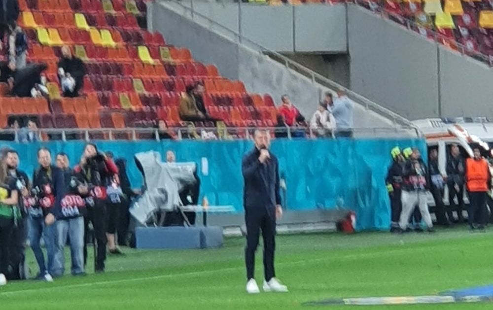 Două episoade cu Mihai Stoica la FCSB - West Ham: englezii nu l-au lăsat să vorbească la microfon + a trimis un steward la Mustață_3