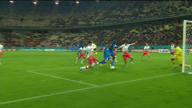 Ratare monumentală în FCSB - West Ham 0-3! Risto Radunovic nu a putut să înscrie din doi metri. Cum s-a întâmplat totul_18