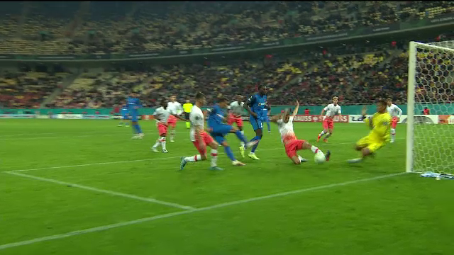 Ratare monumentală în FCSB - West Ham 0-3! Risto Radunovic nu a putut să înscrie din doi metri. Cum s-a întâmplat totul_19