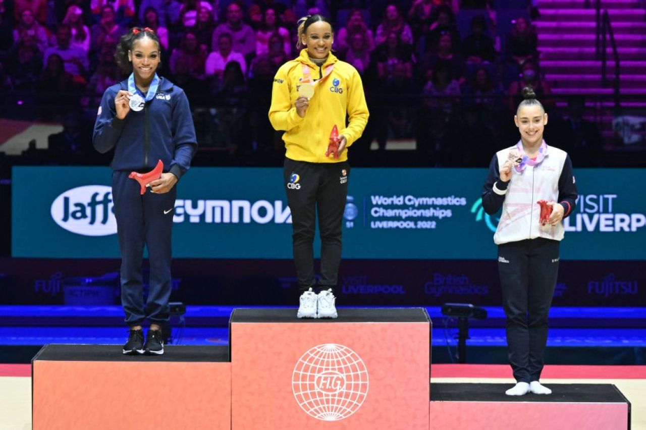 Încă un titlu mondial pentru superba Rebeca Andrade + pe ce loc s-au clasat Ana Maria Bărbosu și Gabriel Burtănete în finale_13