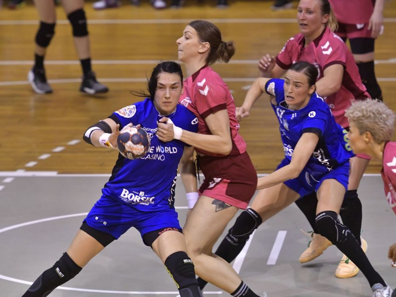 De azi, EHF Euro 2022 = Liga Florilor! Nu mai puțin de 48 de handbaliste de la Campionatul European joacă la cluburi din România_6