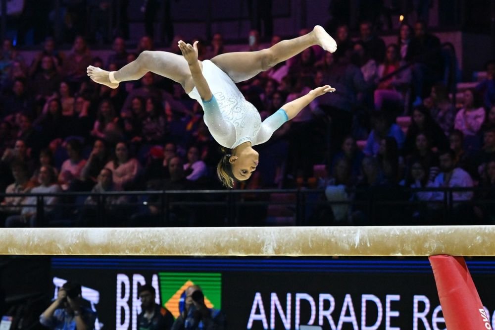 Încă un titlu mondial pentru superba Rebeca Andrade + pe ce loc s-au clasat Ana Maria Bărbosu și Gabriel Burtănete în finale_26