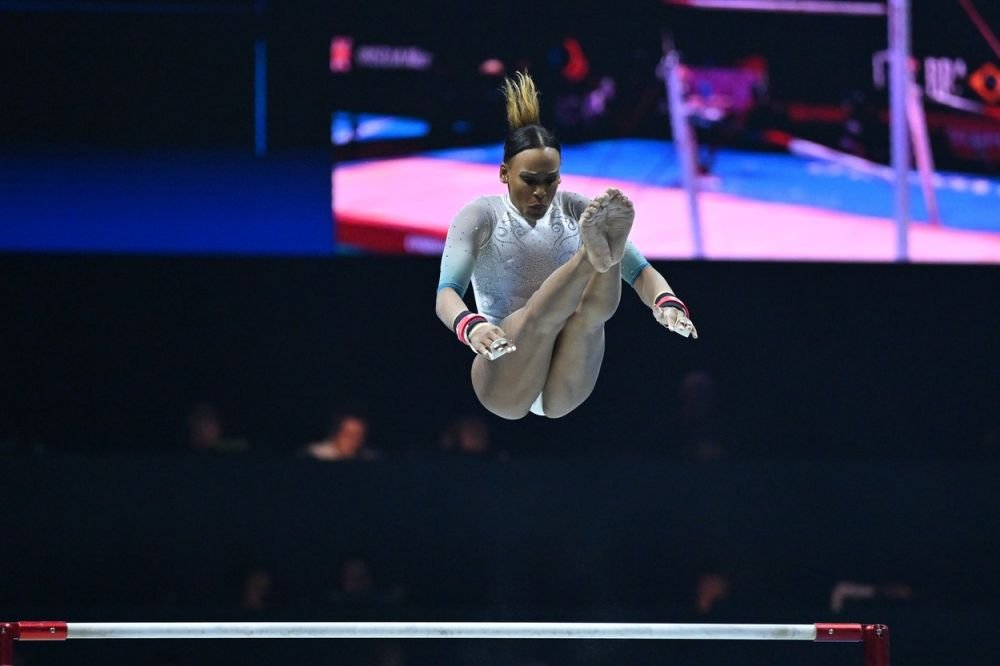 Încă un titlu mondial pentru superba Rebeca Andrade + pe ce loc s-au clasat Ana Maria Bărbosu și Gabriel Burtănete în finale_28