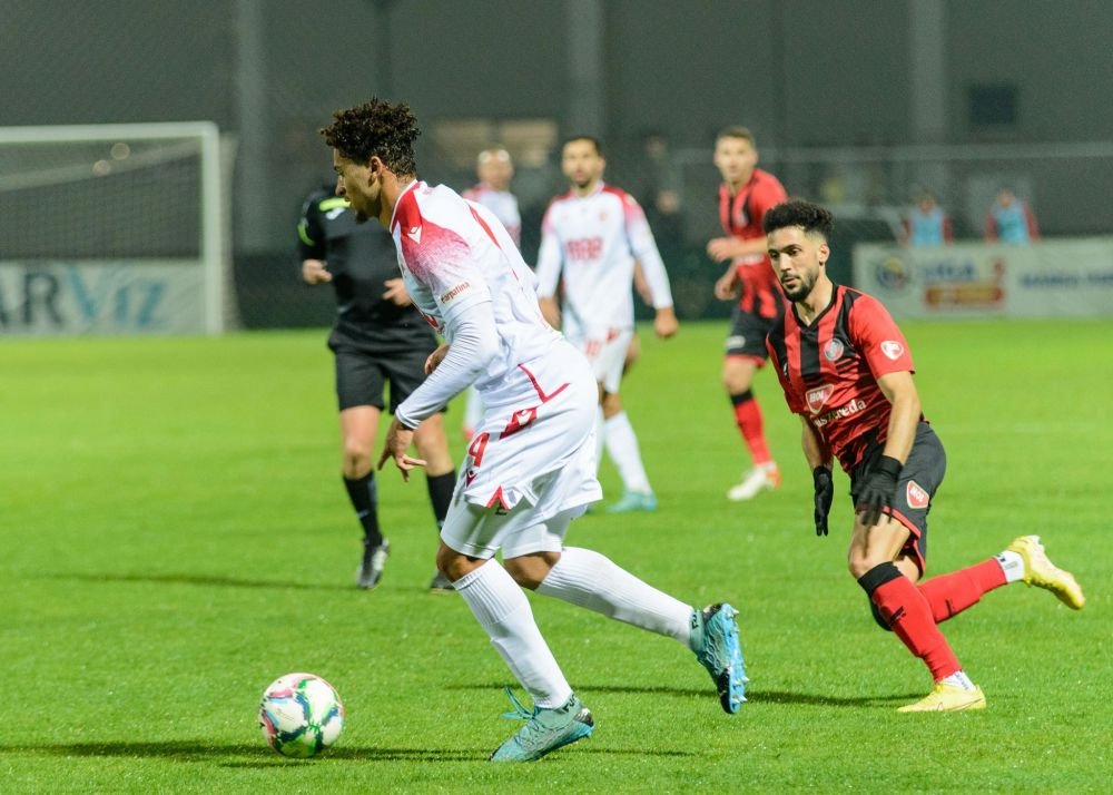 Dinamo are opt meciuri fără înfrângere, dar se poate îndepărta de play-off! Cum arată clasamentul + programul ”câinilor”_3