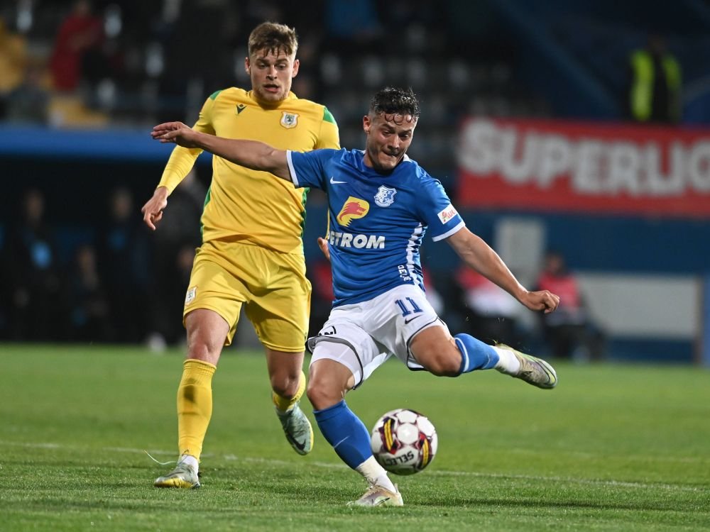 Farul Constanța - CS Mioveni 2-1. Hagi, în vârful clasamentului după golul din final înscris de vârful Moldoveanu_11