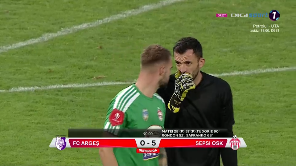 Imaginile deznădejdii după FC Argeș-Sepsi 0-5! Cătălin Straton a izbucnit în plâns și a fost consolat de Marius Croitoru_2