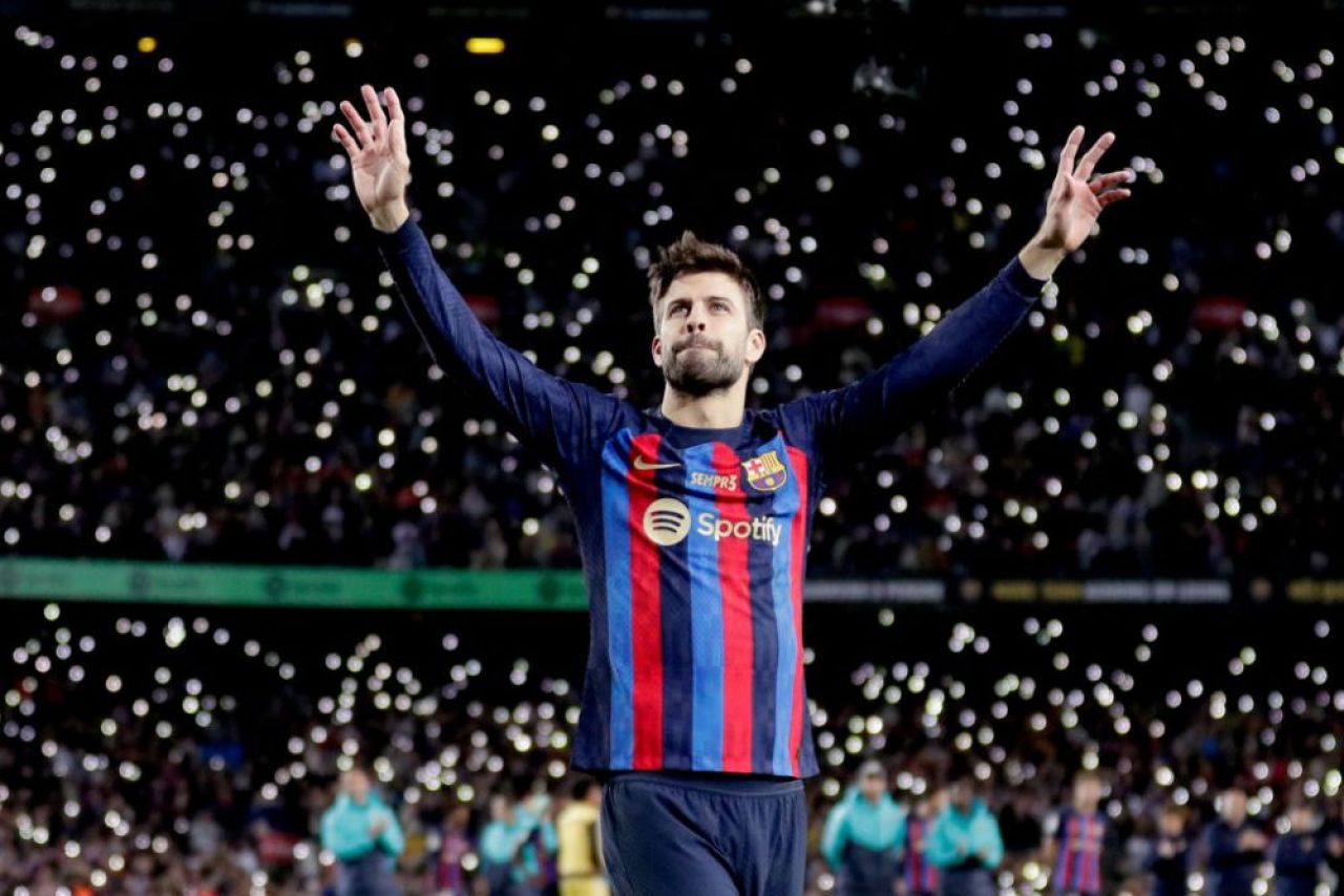 Gerard Pique, în lacrimi după ultimul meci jucat pe Camp Nou. Momente emoționante la Barcelona_11