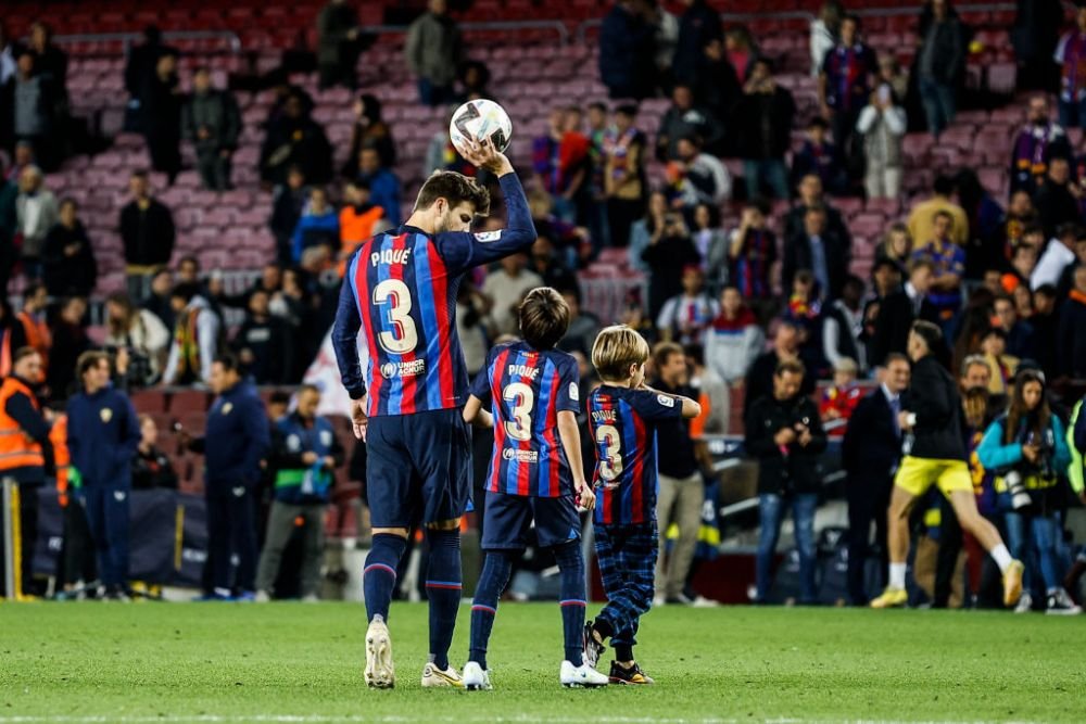 Gerard Pique, în lacrimi după ultimul meci jucat pe Camp Nou. Momente emoționante la Barcelona_12
