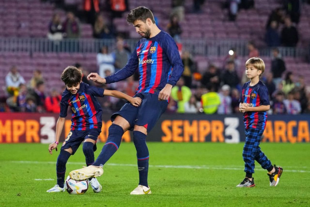 Gerard Pique, în lacrimi după ultimul meci jucat pe Camp Nou. Momente emoționante la Barcelona_19