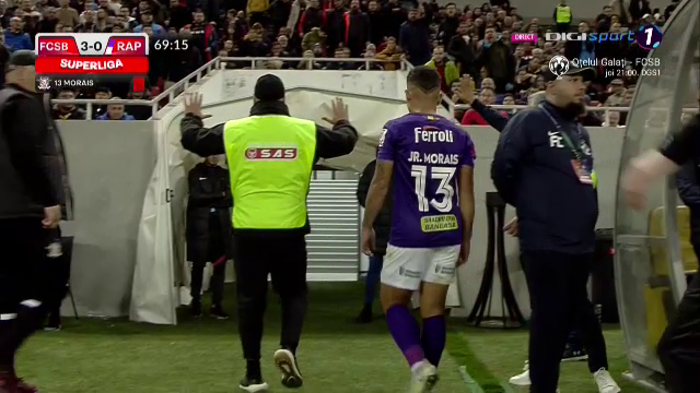 Junior Morais, roșu direct după o reacție nervoasă în FCSB - Rapid. Brazilianul nici nu a protestat_2