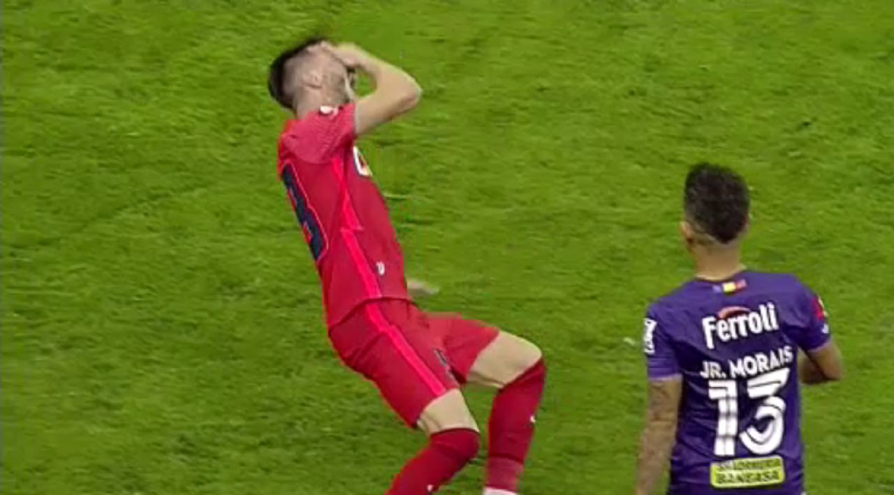 Junior Morais, roșu direct după o reacție nervoasă în FCSB - Rapid. Brazilianul nici nu a protestat_12