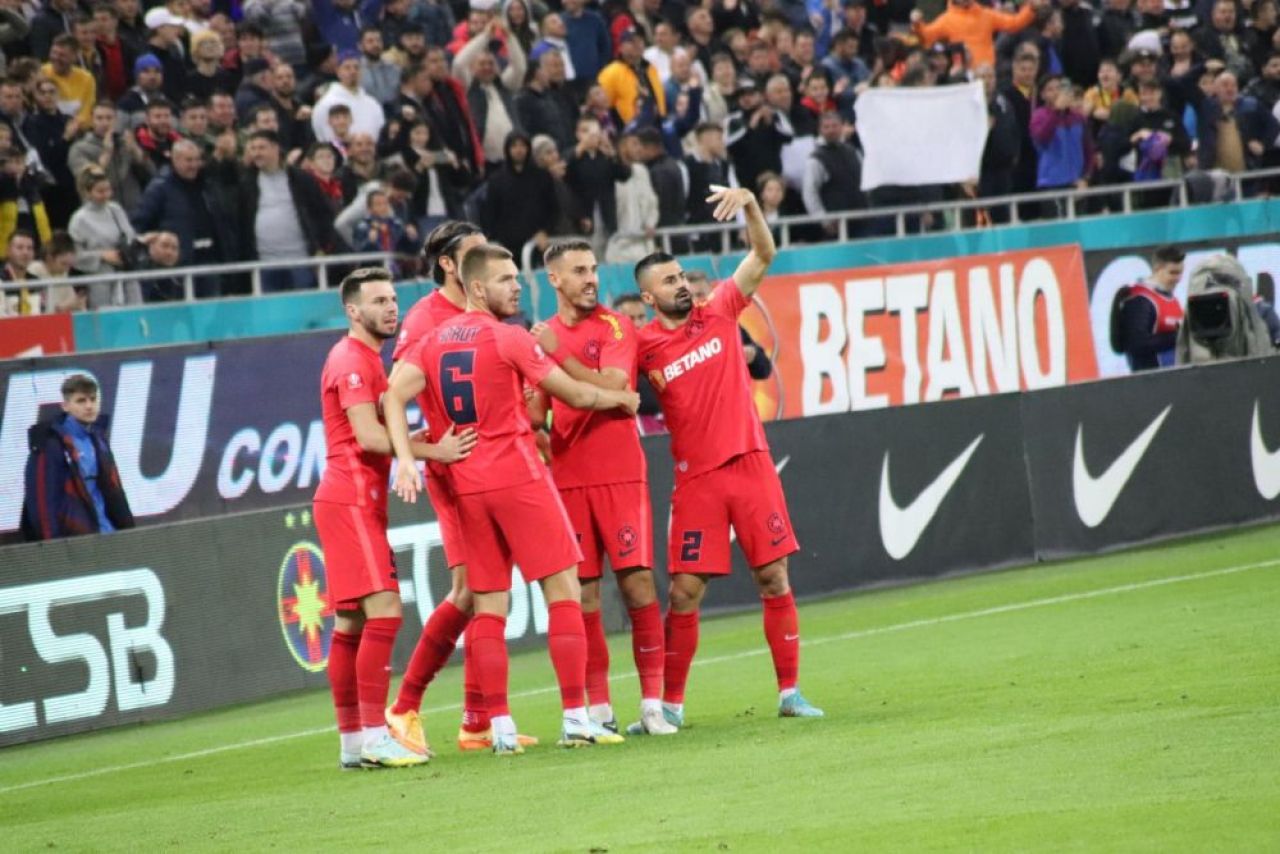 FCSB - Rapid 3-1 | Tripleta Cordea, Compagno și Tavi Popescu, show pe Arena Națională! Apărarea oaspeților, făcută harcea-parcea_1