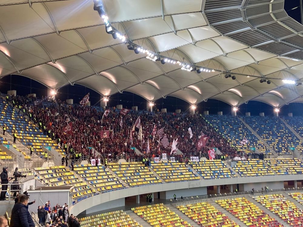”90% încă luați alocație”. Bannerele afișate în FCSB - Rapid_5