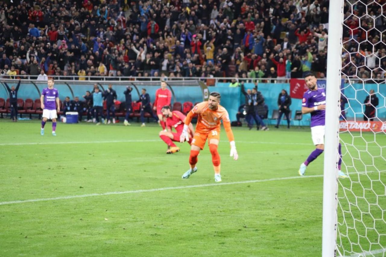 Specialiștii se contrazic după FCSB - Rapid: