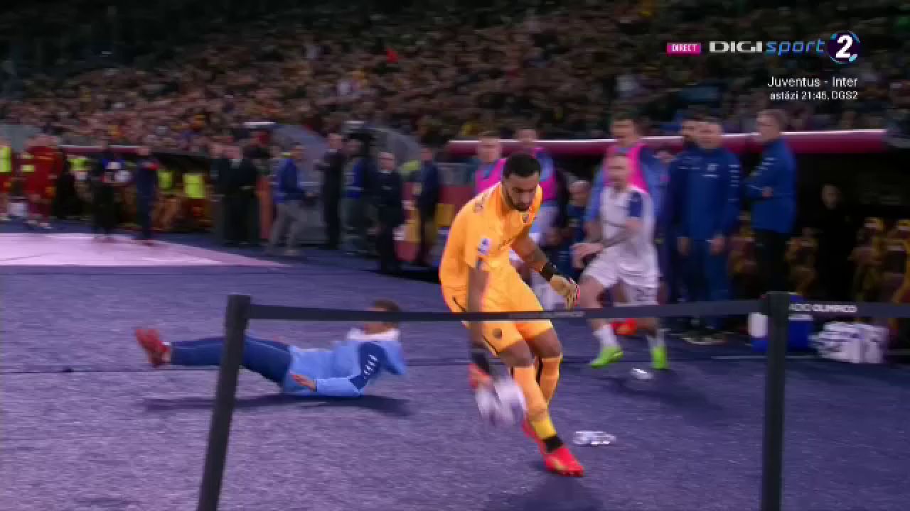 Ștefan Radu i-a cucerit pe fanii lui Lazio după ce i-a ”ascuns” mingea lui Rui Patricio: ”Te iubesc!” / ”Votați-l cu toții!”_12