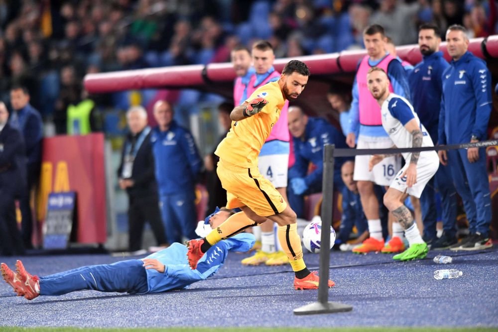 Ștefan Radu i-a cucerit pe fanii lui Lazio după ce i-a ”ascuns” mingea lui Rui Patricio: ”Te iubesc!” / ”Votați-l cu toții!”_20