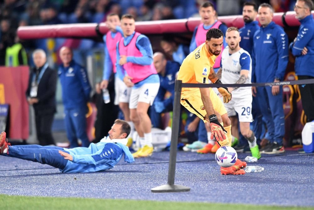 Gazzetta dello Sport: ”Ștefan Radu trebuia eliminat!”. Italienii au luat foc după ”tărăboiul” provocat de român în derby-ul Roma - Lazio 0-1_21